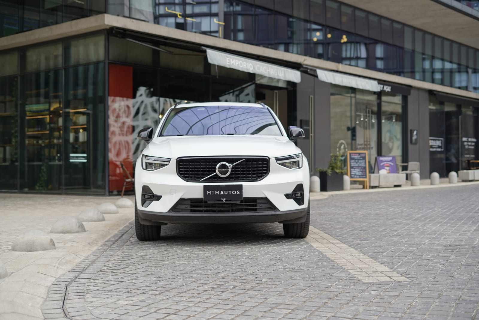 Volvo Xc40 T5R Design Recharge 2023, foto 1 de 20